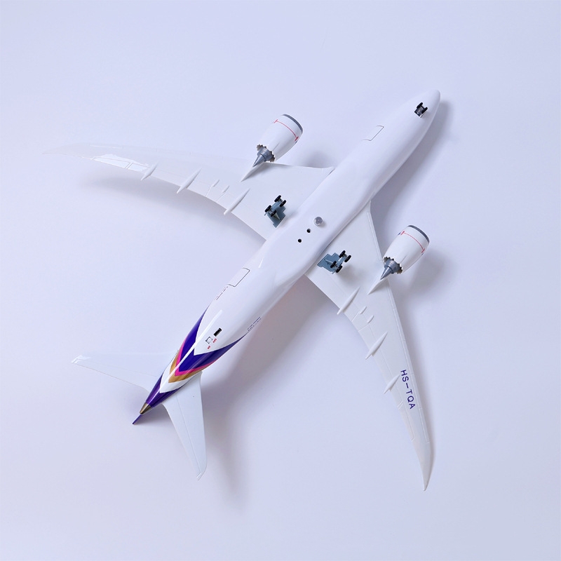 نموذج طائرة بلاستيكي بمقياس 1/ - مراجعة Model Airplane Plastic وسعره