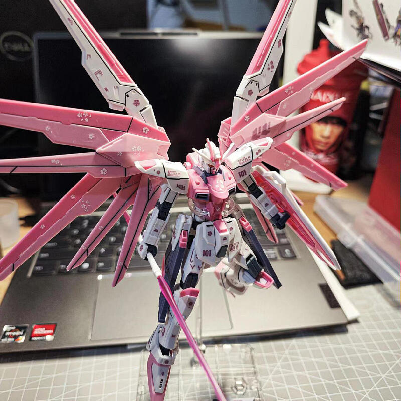 طقم نموذج HG Gundam المُجمّع ب - مراجعة Bandai Model Gundam Hg وسعره